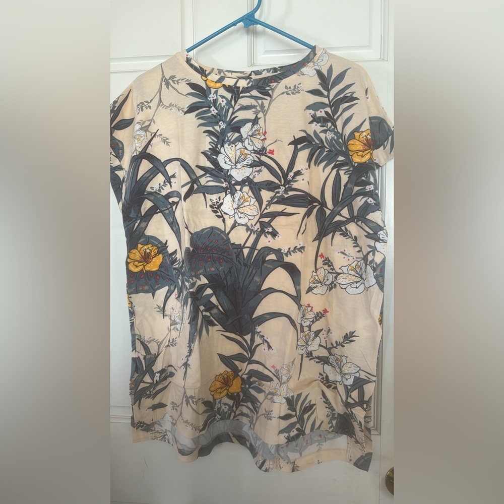 Leah tunic size large